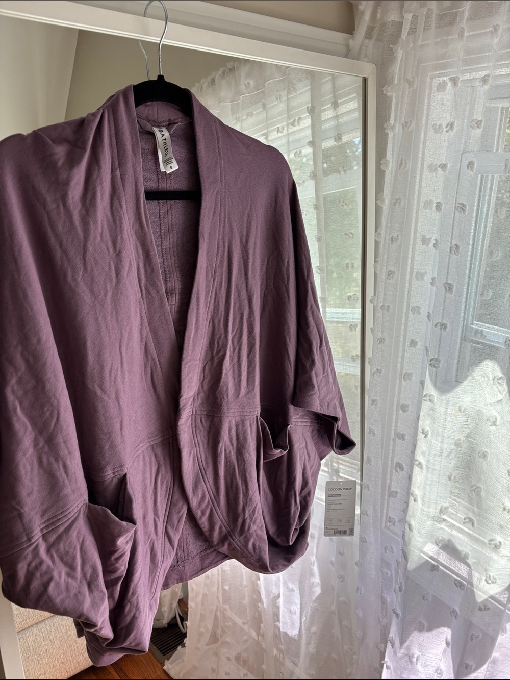 NWT Athleta Cocoon Wrap in Dusty Plum